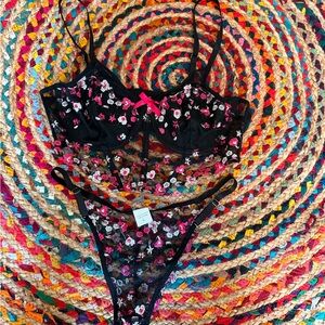 Black Lingerie Set with Floral Embroidery